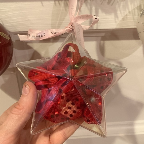 Victoria Secret ornament with thong - Picture 5 of 9